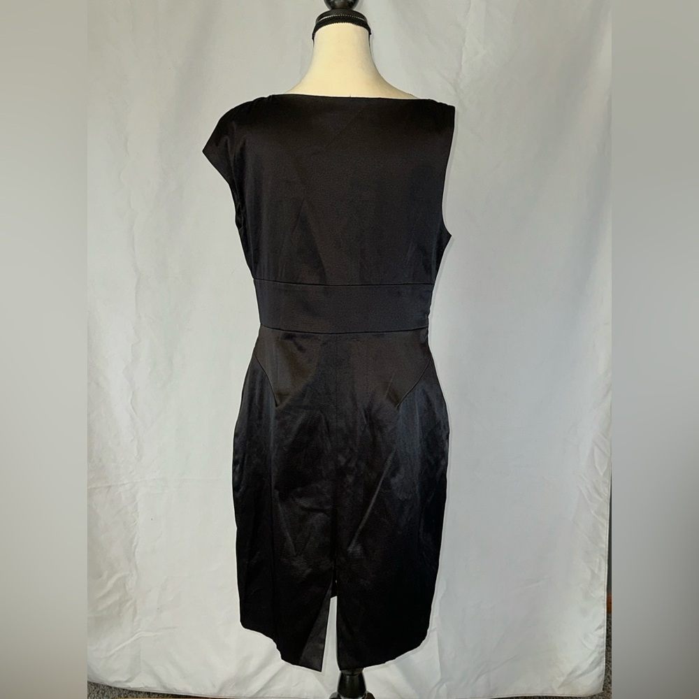 Black Halo • Black Jackie O Asymmetrical Drape Sheath Dress • Size 10 - Picture 3 of 10